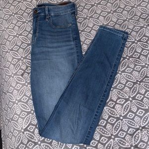 hollister jeans NWOT 5L